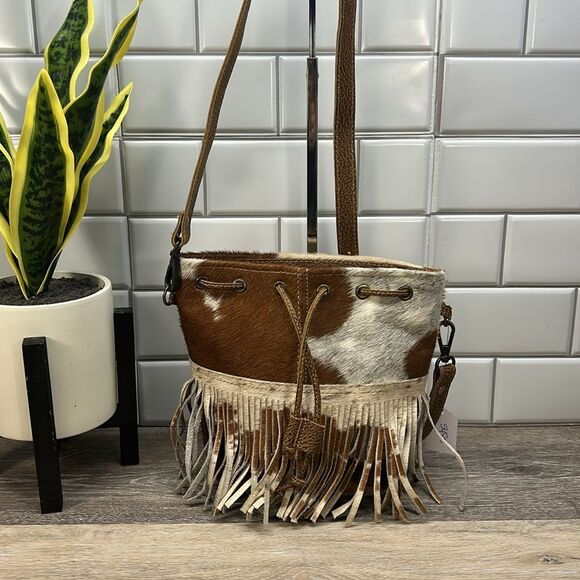 5480 Myra bucket crossbody bag - Picture 1 of 5